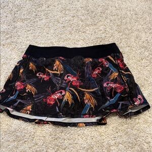 Like new! Lululemon skort size 8 Floral Black